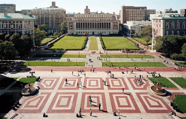 نمایی از دانشگاه کلمبیا که در شهر نیویورک آمریکا قرار گرفته است
